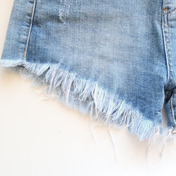 Blank NYC Blue Denim / Jean Medium-wash High Waist Raw Hem Shorts Size 26 - Picture 3 of 9